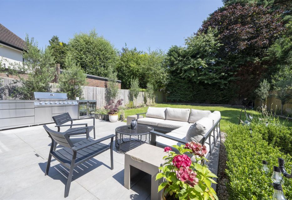 Burdett Avenue, Wimbledon, SW20