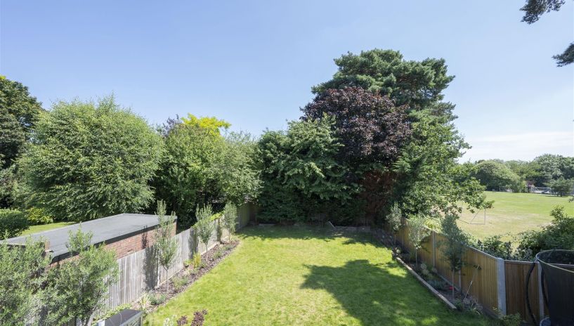 Burdett Avenue, Wimbledon, SW20