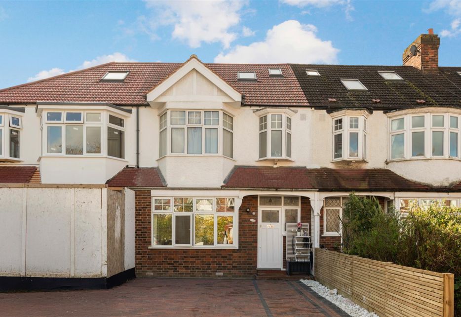 Elm Close, London