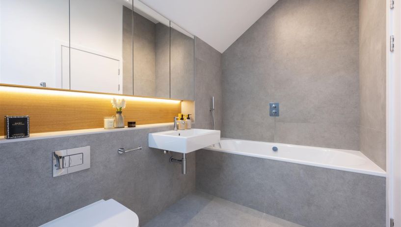 Cottenham Park Road, Wimbledon, SW20