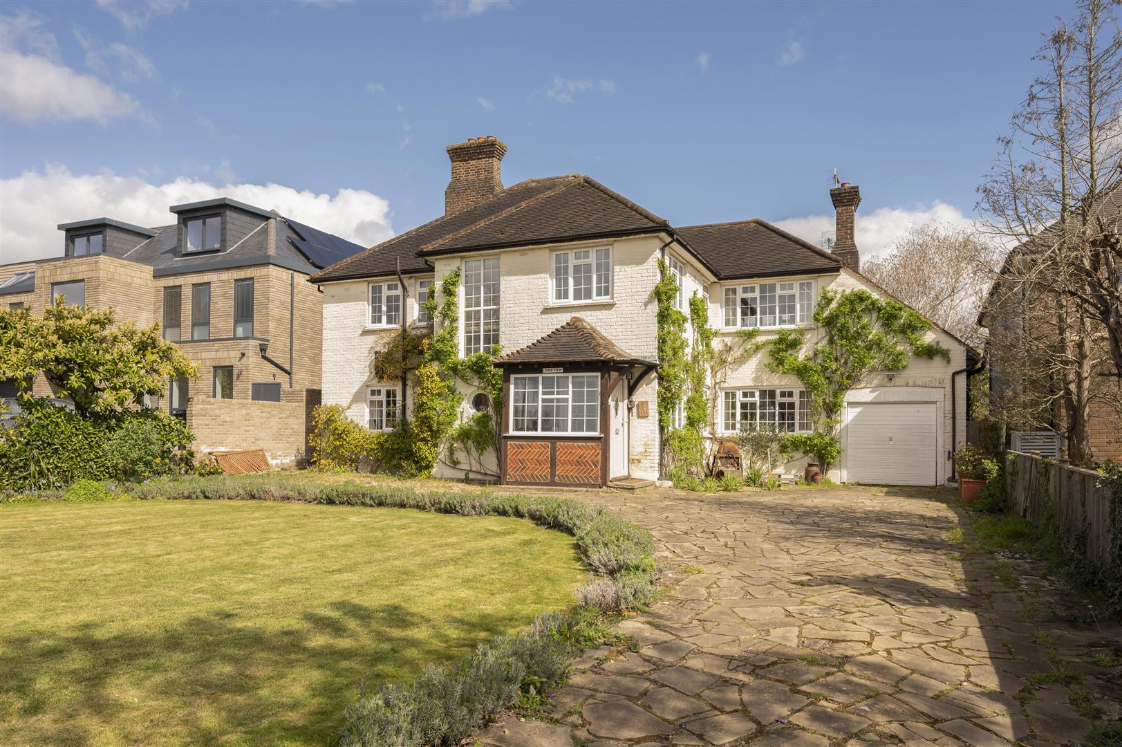Traps Lane | 34572404
