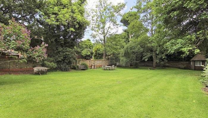 Stamford House, West Side Common, Wimbledon, SW19