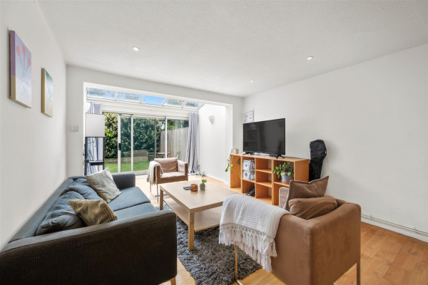 Holm Oak Close