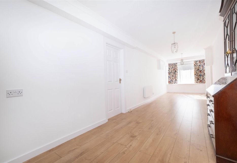 Heights Close, West Wimbledon, SW20