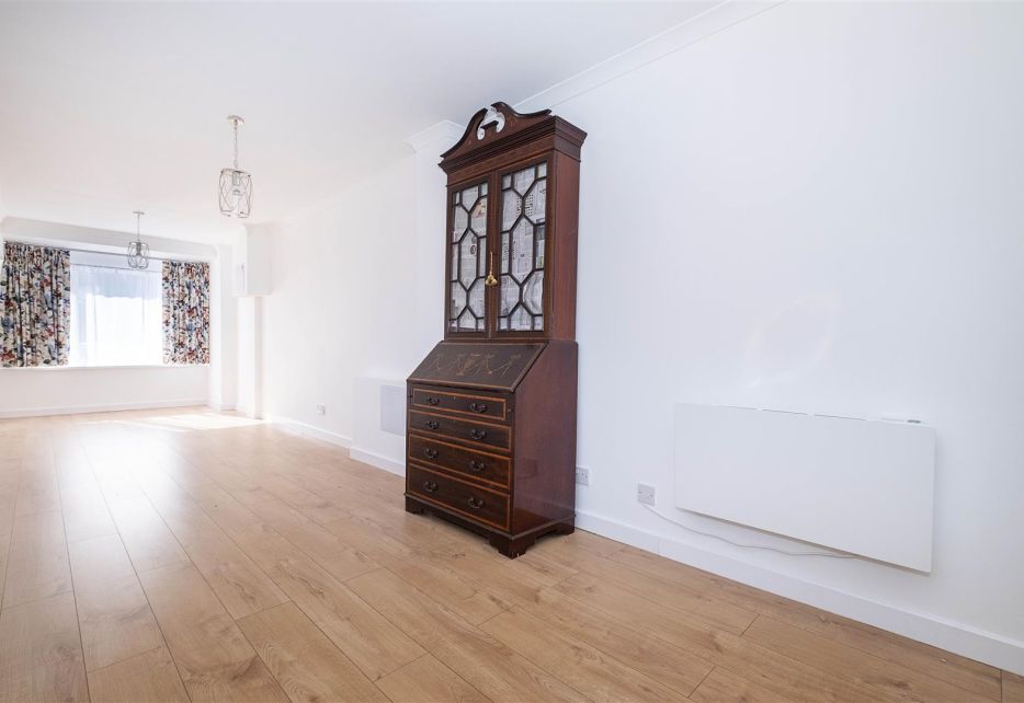 Heights Close, West Wimbledon, SW20