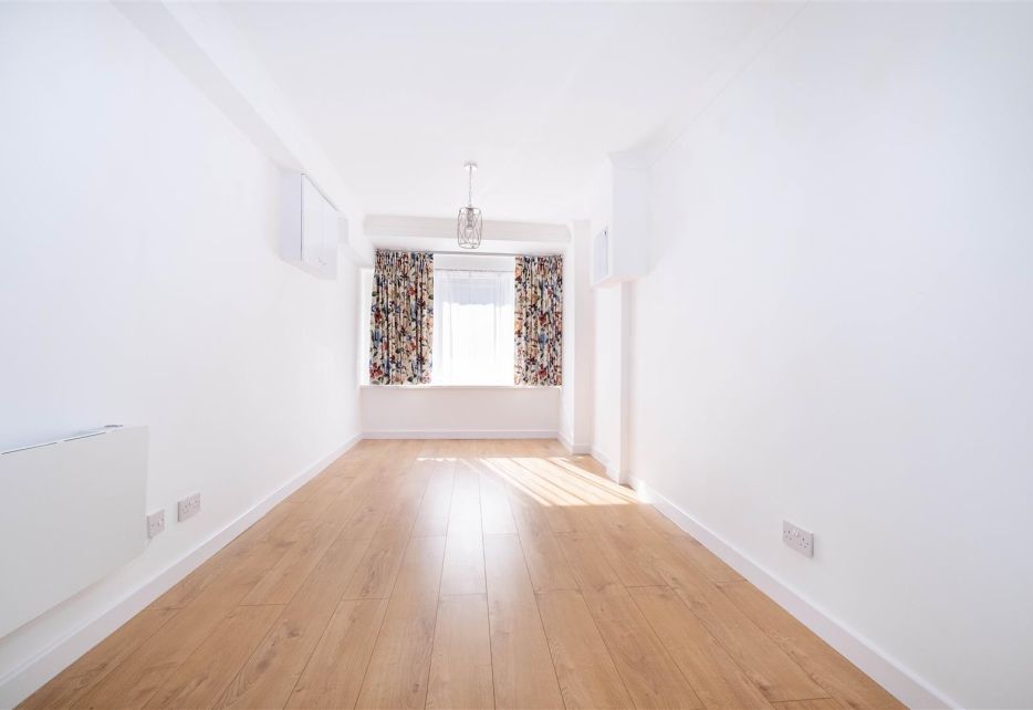 Heights Close, West Wimbledon, SW20