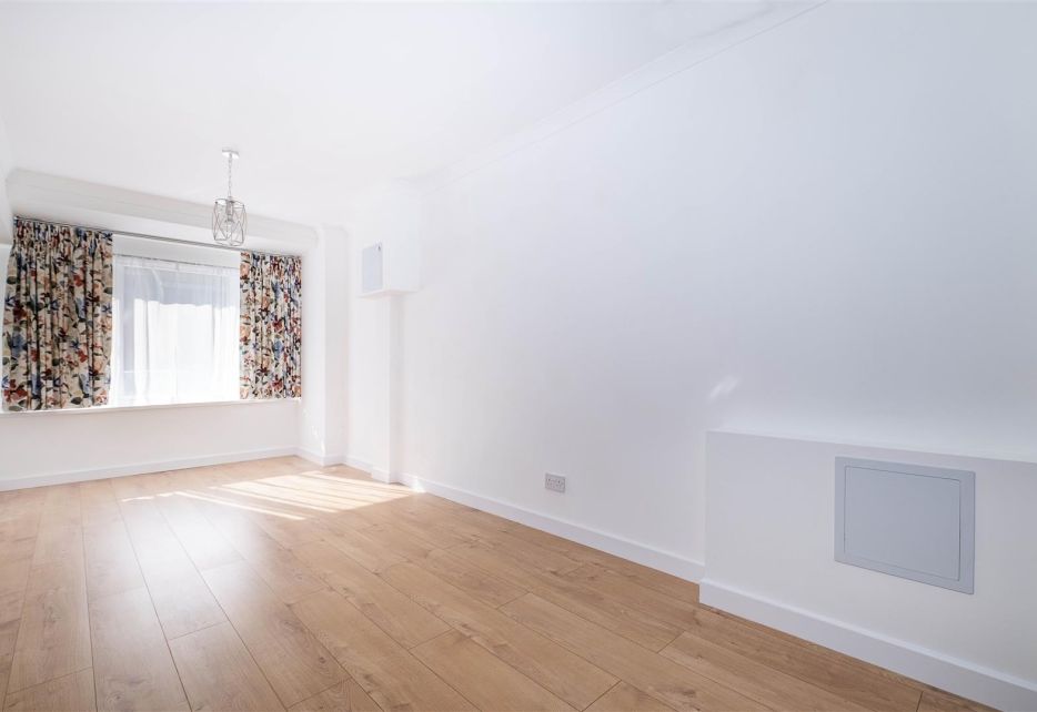 Heights Close, West Wimbledon, SW20