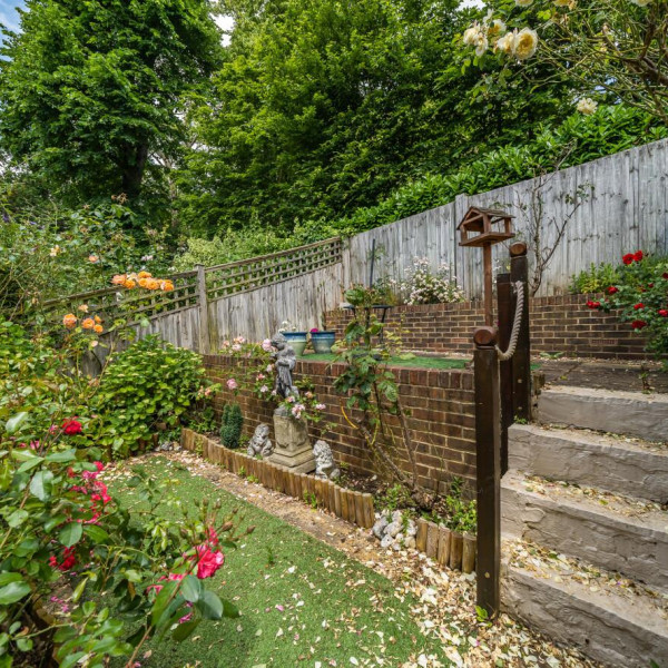 Heights Close