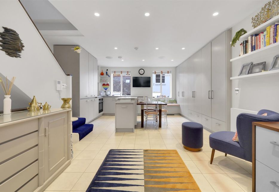 Elvaston Mews, South Kensington, SW7