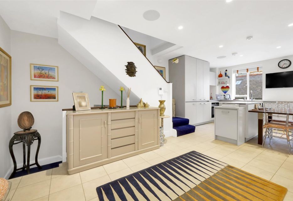 Elvaston Mews, South Kensington, SW7