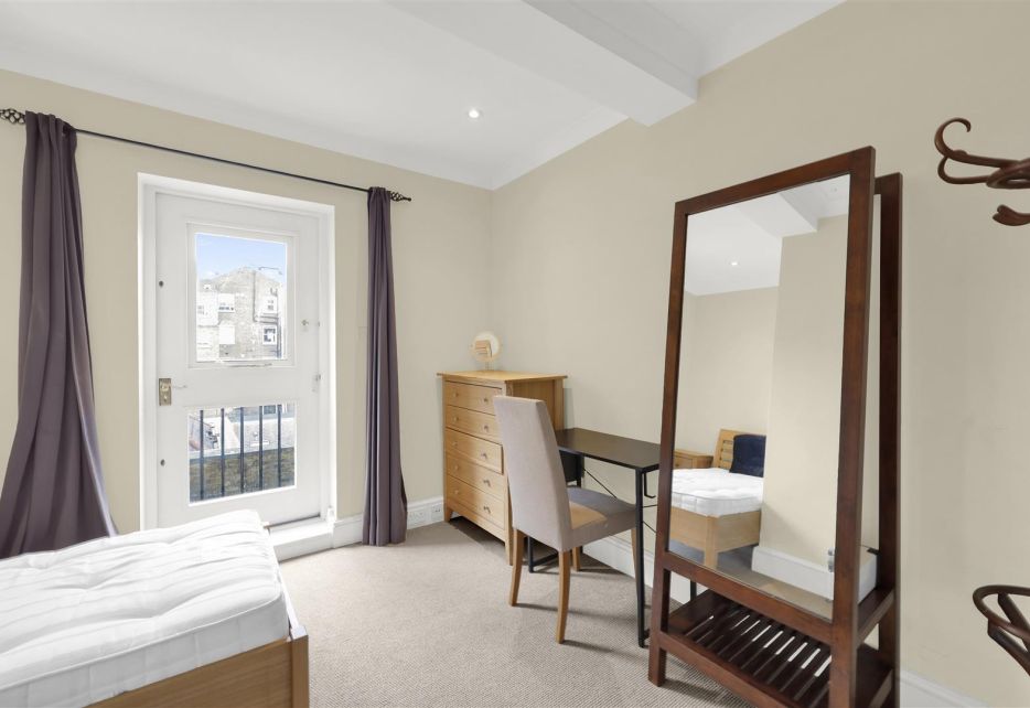 Queen's Gate Place, South Kensington, SW7