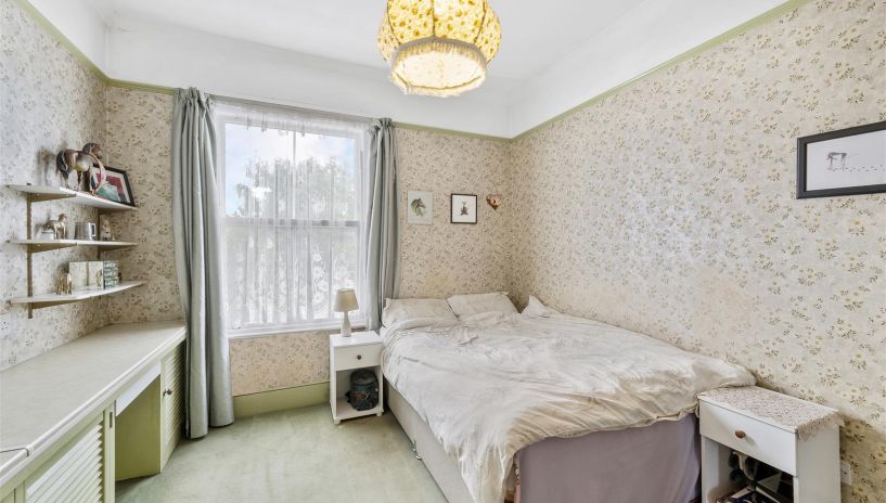 Kingston Road, Raynes Park, SW20