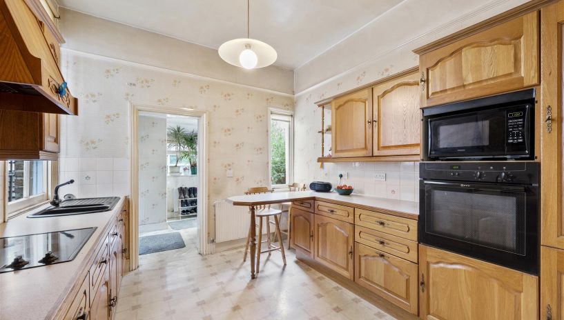 Kingston Road, Raynes Park, SW20