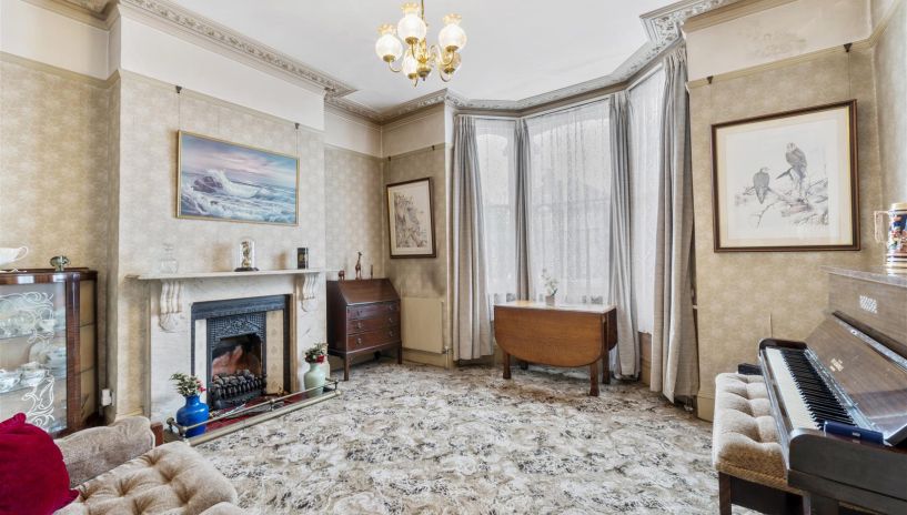 Kingston Road, Raynes Park, SW20