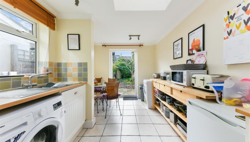 Chestnut Road, Raynes Park, SW20