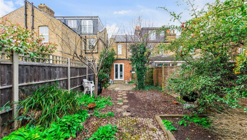 Chestnut Road, Raynes Park, SW20
