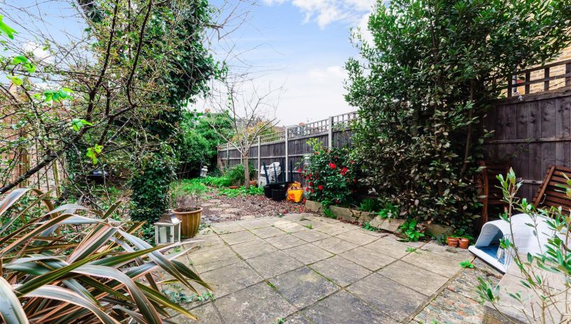 Chestnut Road, Raynes Park, SW20
