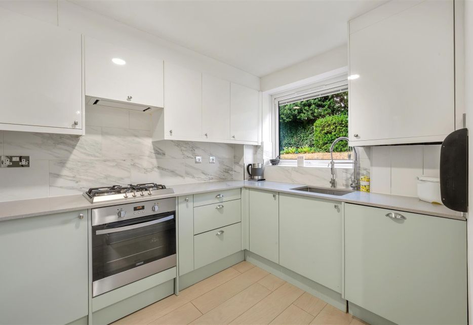 Oakhill Court, Edge Hill, Wimbledon, SW20