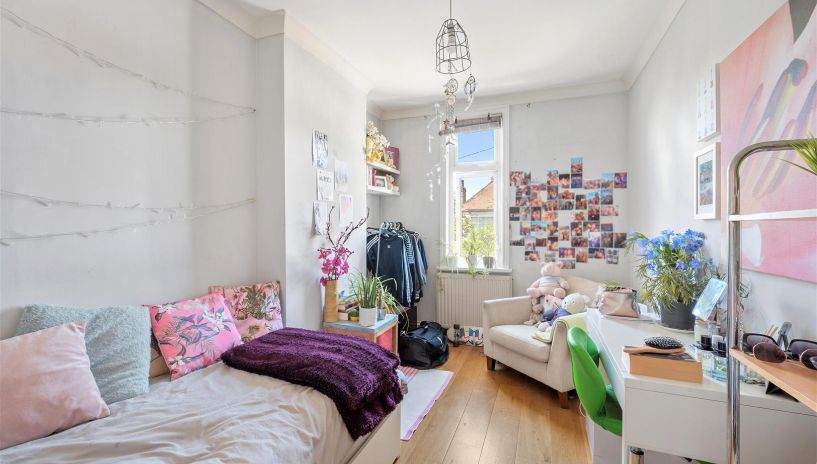 Laurel Road, London