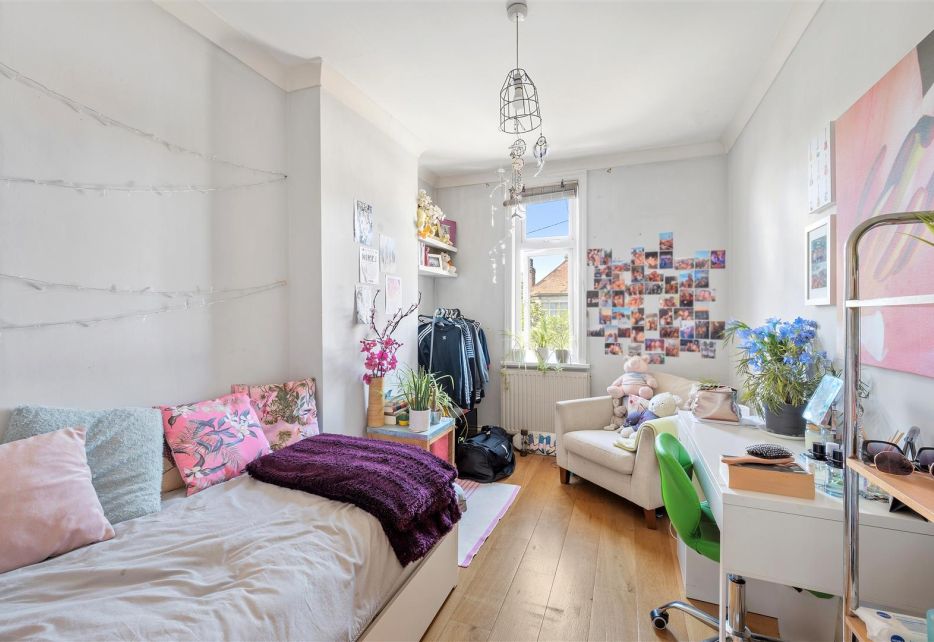 Laurel Road, London