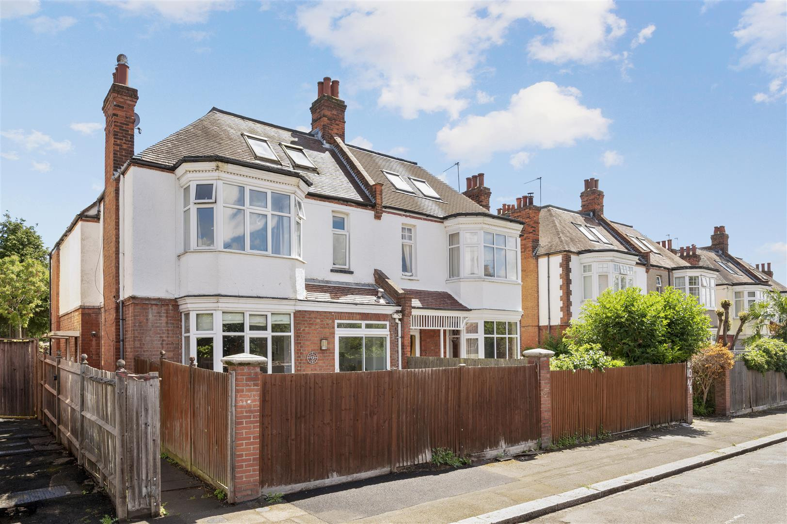 Laurel Road | 34739108