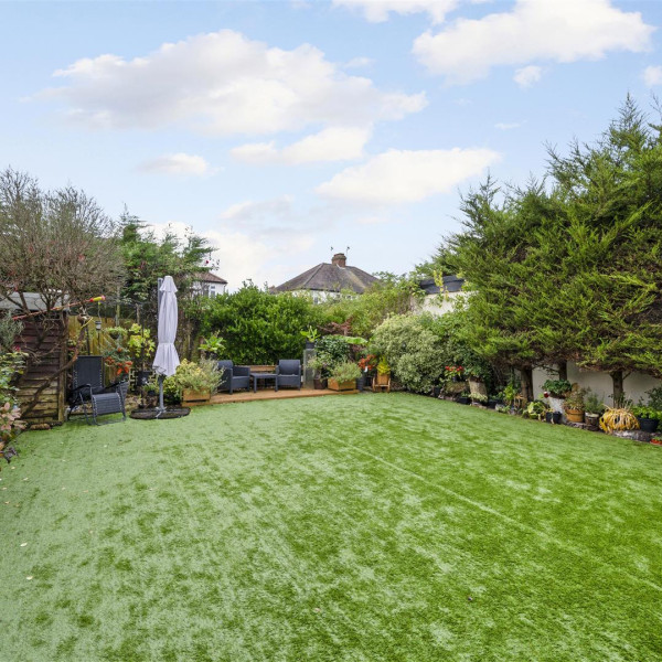 Holmsley Close