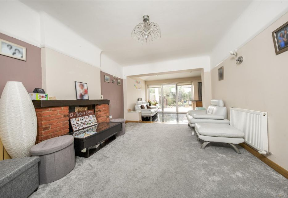 Holmsley Close, New Malden, KT3