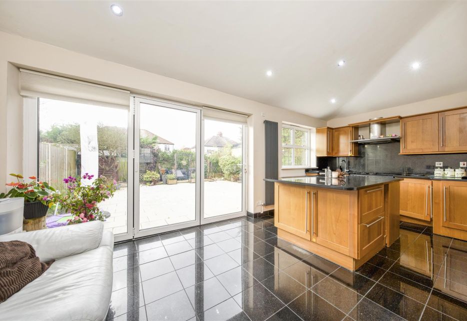 Holmsley Close, New Malden, KT3