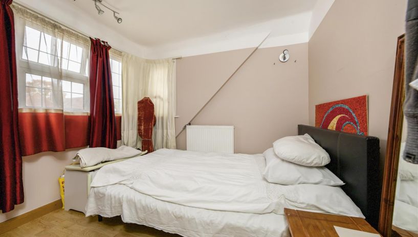 Holmsley Close, New Malden, KT3