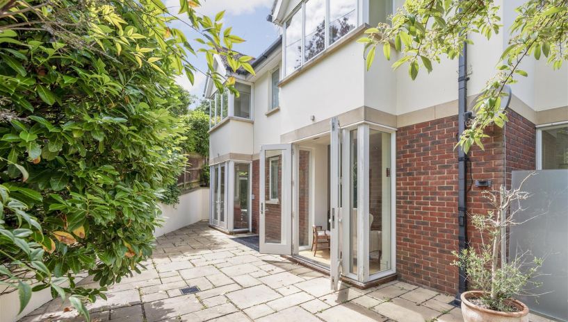 Home Park Road, London