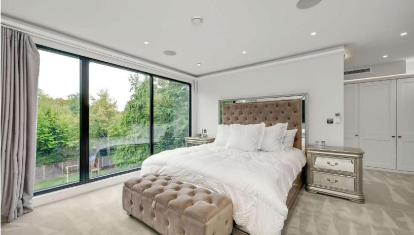 Byfleet Road, Cobham