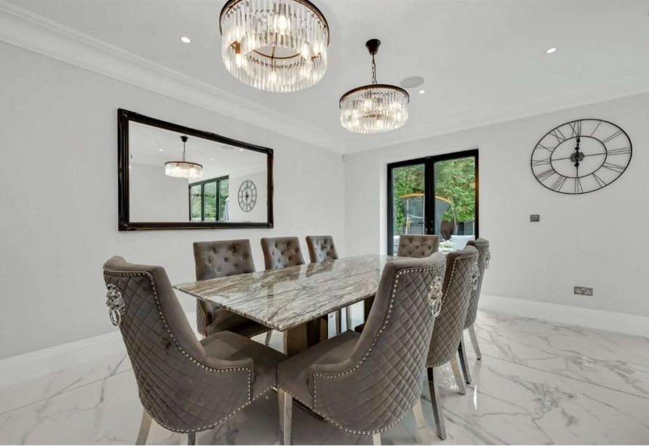 Byfleet Road, Cobham