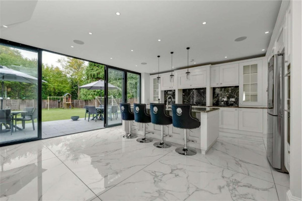 Byfleet Road