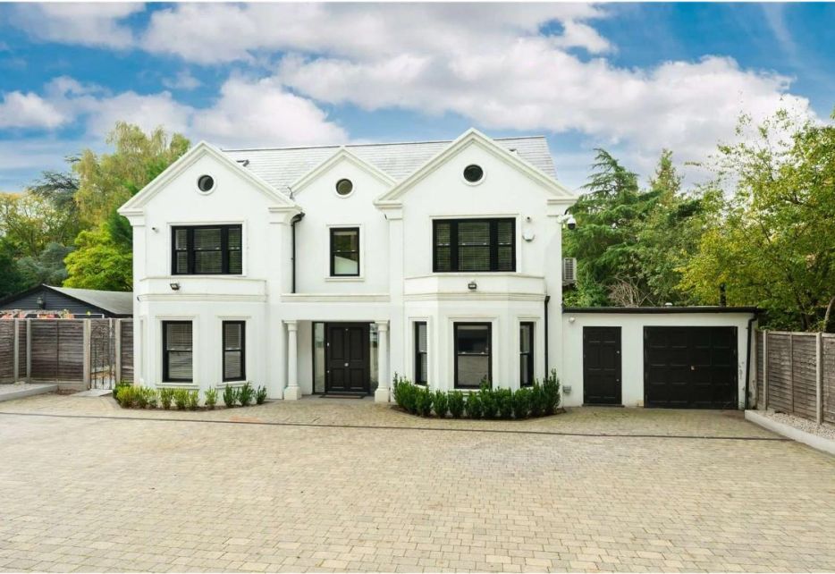 Byfleet Road, Cobham
