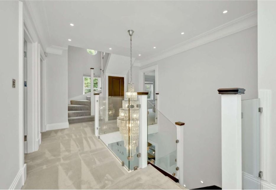 Byfleet Road, Cobham