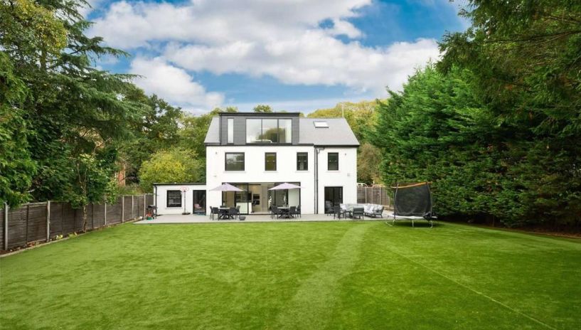 Byfleet Road, Cobham