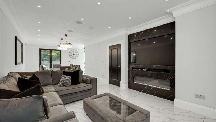 Byfleet Road, Cobham