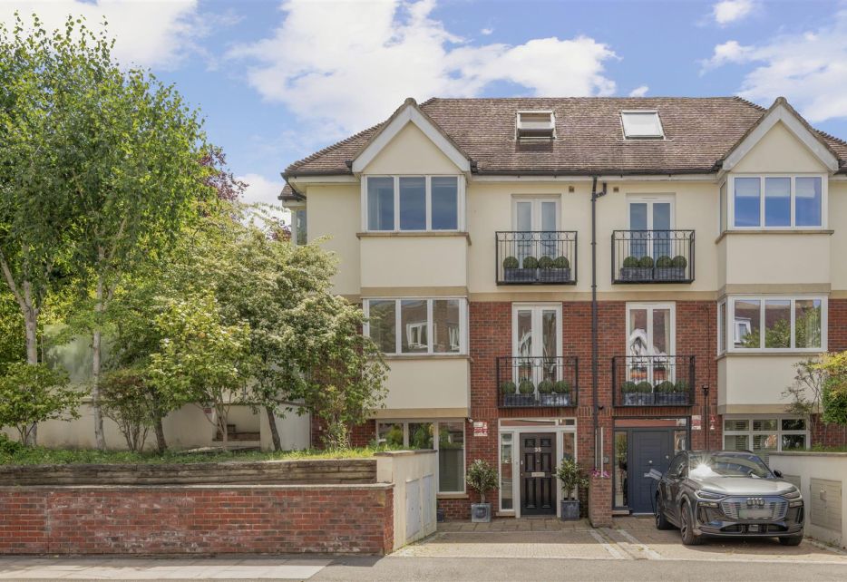 Home Park Road, London