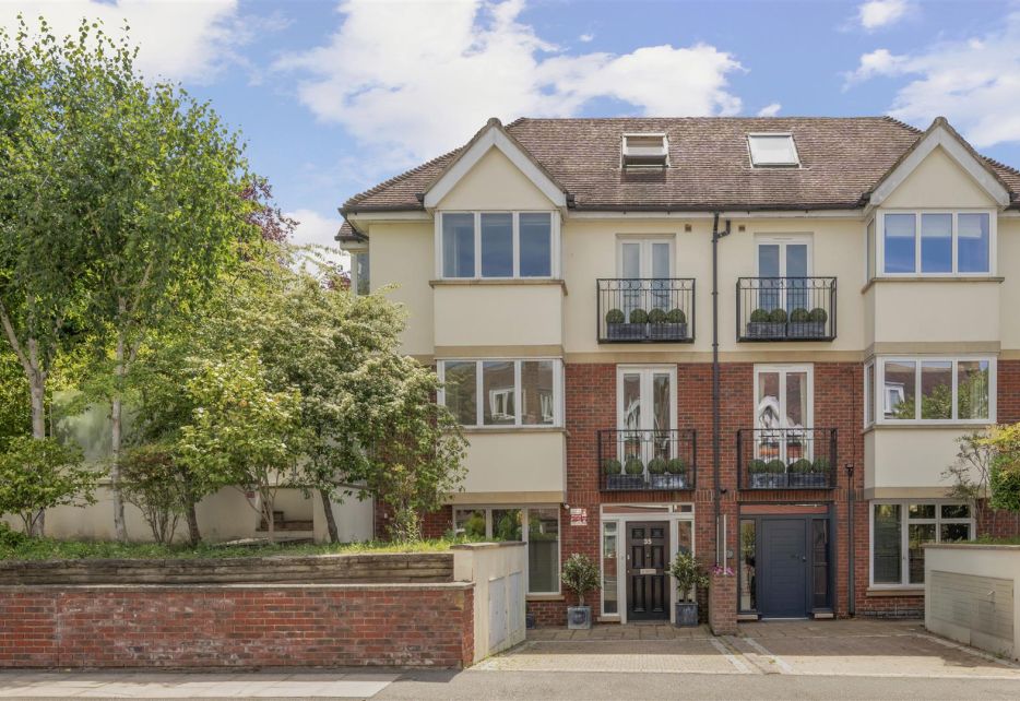 Home Park Road, London