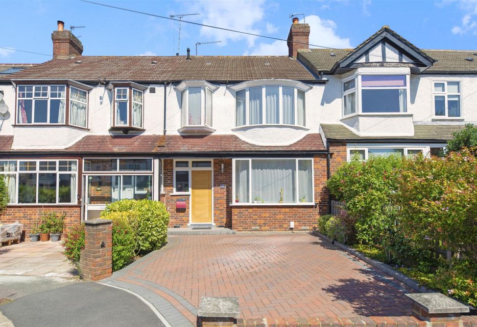 Meadow Close, Raynes Park, SW20