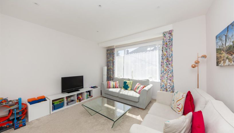 Meadow Close, Raynes Park, SW20