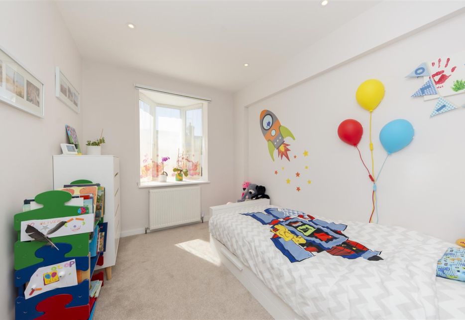 Meadow Close, Raynes Park, SW20