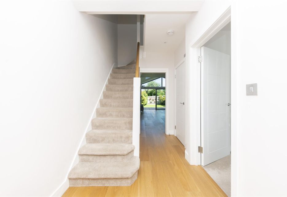 Meadow Close, Raynes Park, SW20