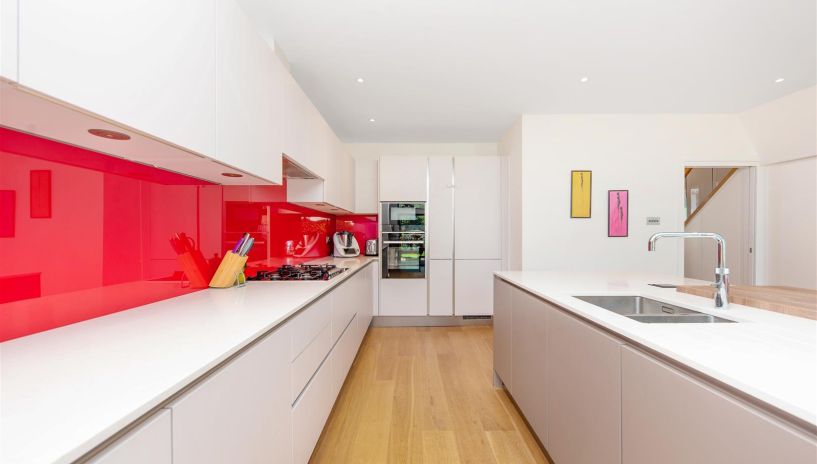 Meadow Close, Raynes Park, SW20