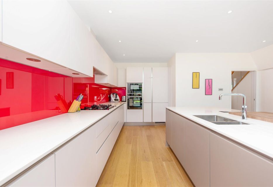 Meadow Close, Raynes Park, SW20