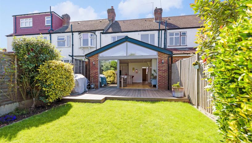 Meadow Close, Raynes Park, SW20