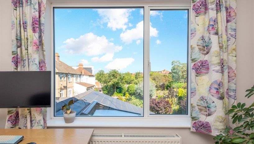 Meadow Close, Raynes Park, SW20