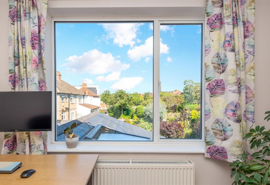 Meadow Close, Raynes Park, SW20