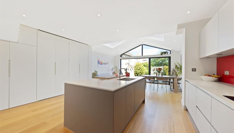 Meadow Close, Raynes Park, SW20