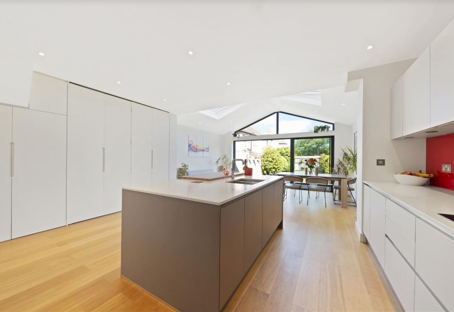 Meadow Close, Raynes Park, SW20